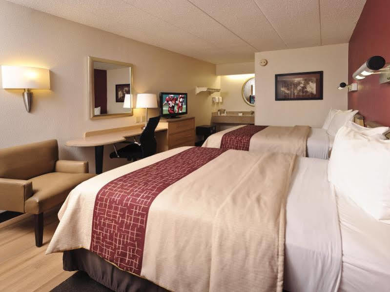 Red Roof Inn Akron Exterior photo